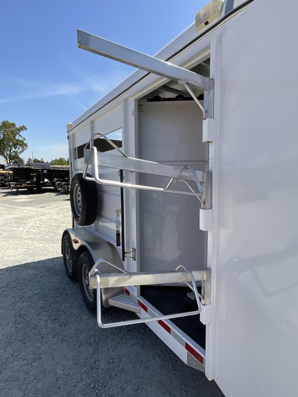 PRE-OWNED_2021_Maverick_2_Horse_BP_Horse_Trailer_rXpm1gseo9lf