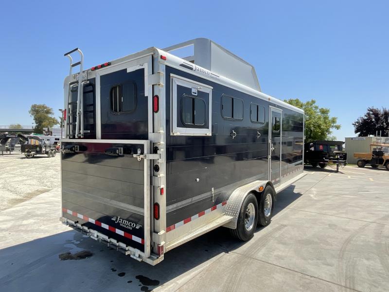 Pre-Owned_2005_Jamco_Trailers_4HGN_4_Horse_GN_Horse_Trailer_7KF4jYf68esr