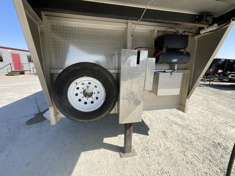 Pre-Owned_2005_Jamco_Trailers_4HGN_4_Horse_GN_Horse_Trailer_aX3G5Ilh8ae2