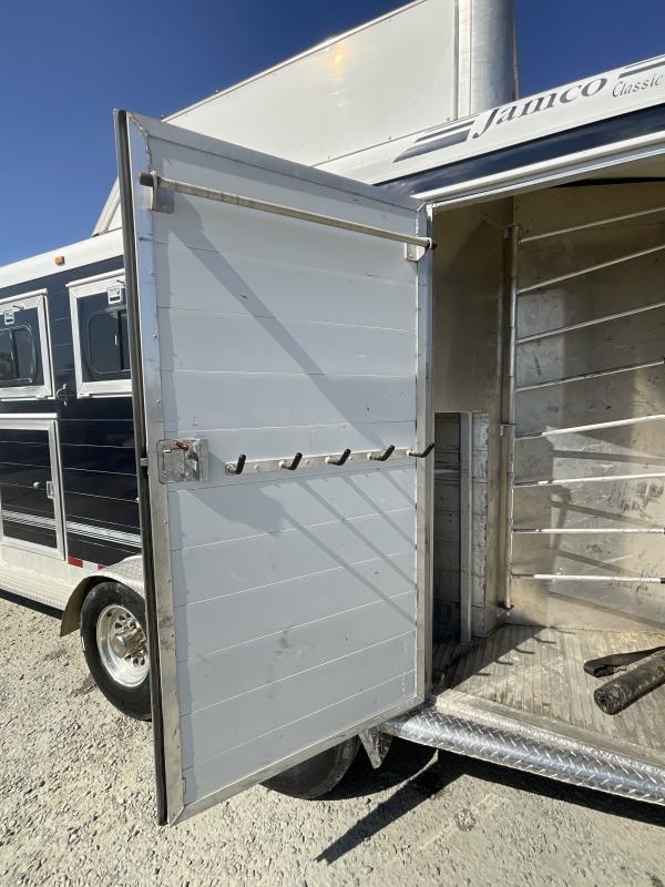 Pre-Owned_2005_Jamco_Trailers_4HGN_4_Horse_GN_Horse_Trailer_pAUtSC4l6399